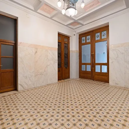 Апартаменты Danube & Buda Castle Views Steps From Parliament Будапешт