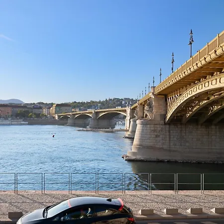 Danube & Buda Castle Views Steps From Parliament *