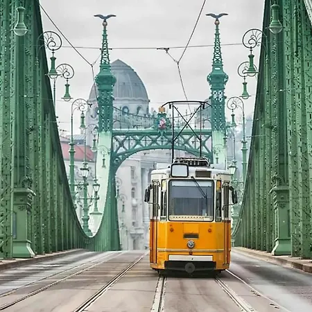Апартаменты Danube & Buda Castle Views Steps From Parliament *